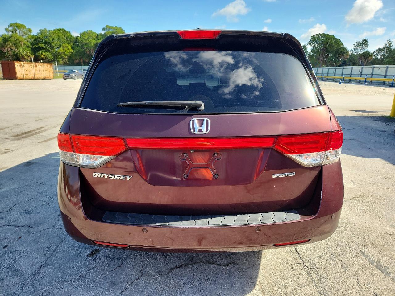 2014 Honda Odyssey Touring/touring Elite Burgundy vin: 5FNRL5H95EB115569