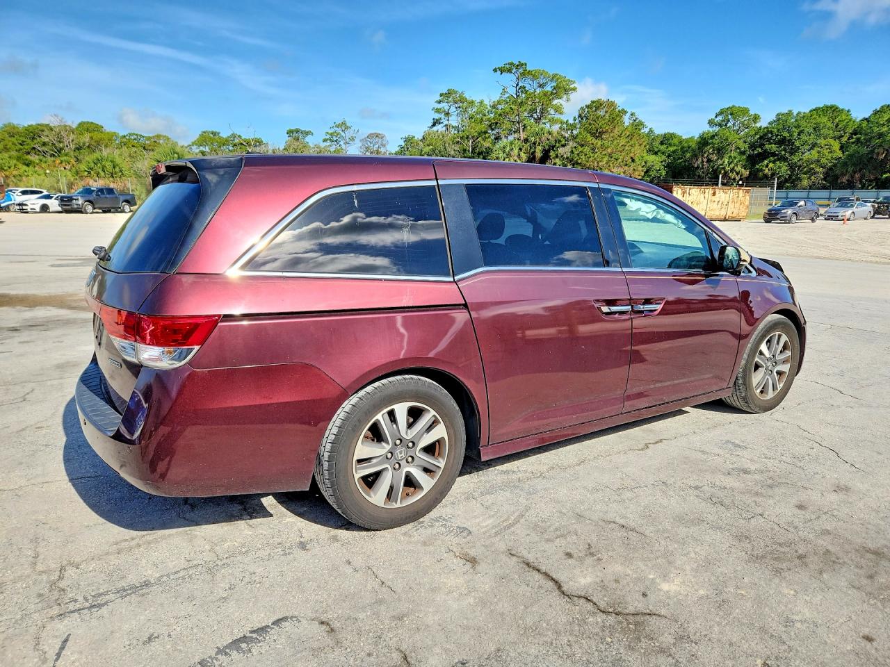 2014 Honda Odyssey Touring/touring Elite Burgundy vin: 5FNRL5H95EB115569