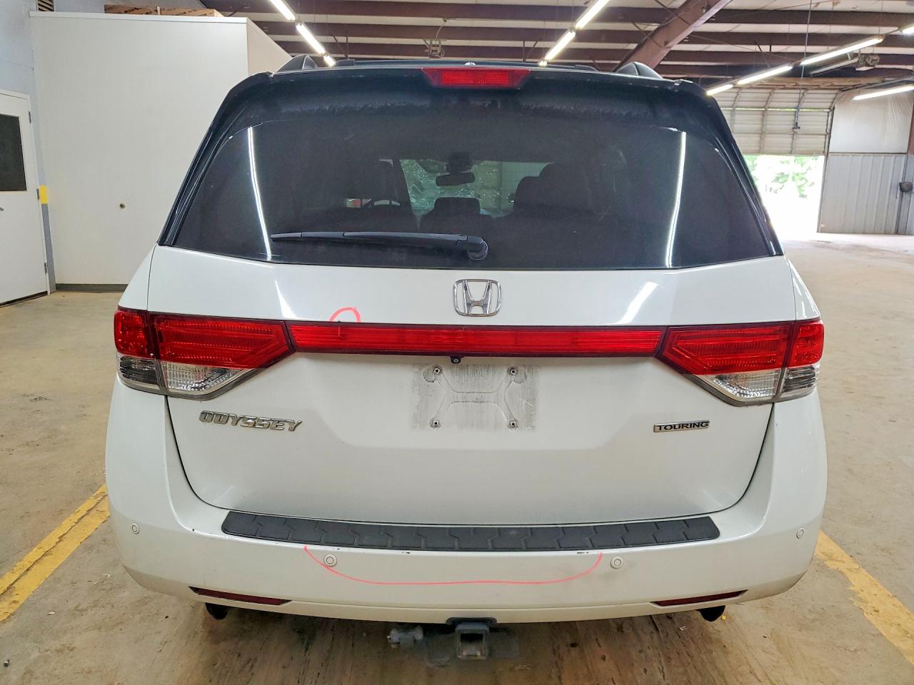 2014 Honda Odyssey Touring White vin: 5FNRL5H95EB126944