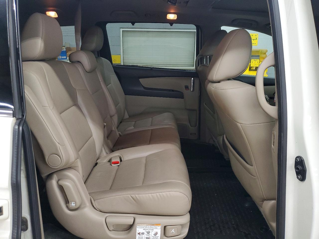 2014 Honda Odyssey Touring White vin: 5FNRL5H95EB126944