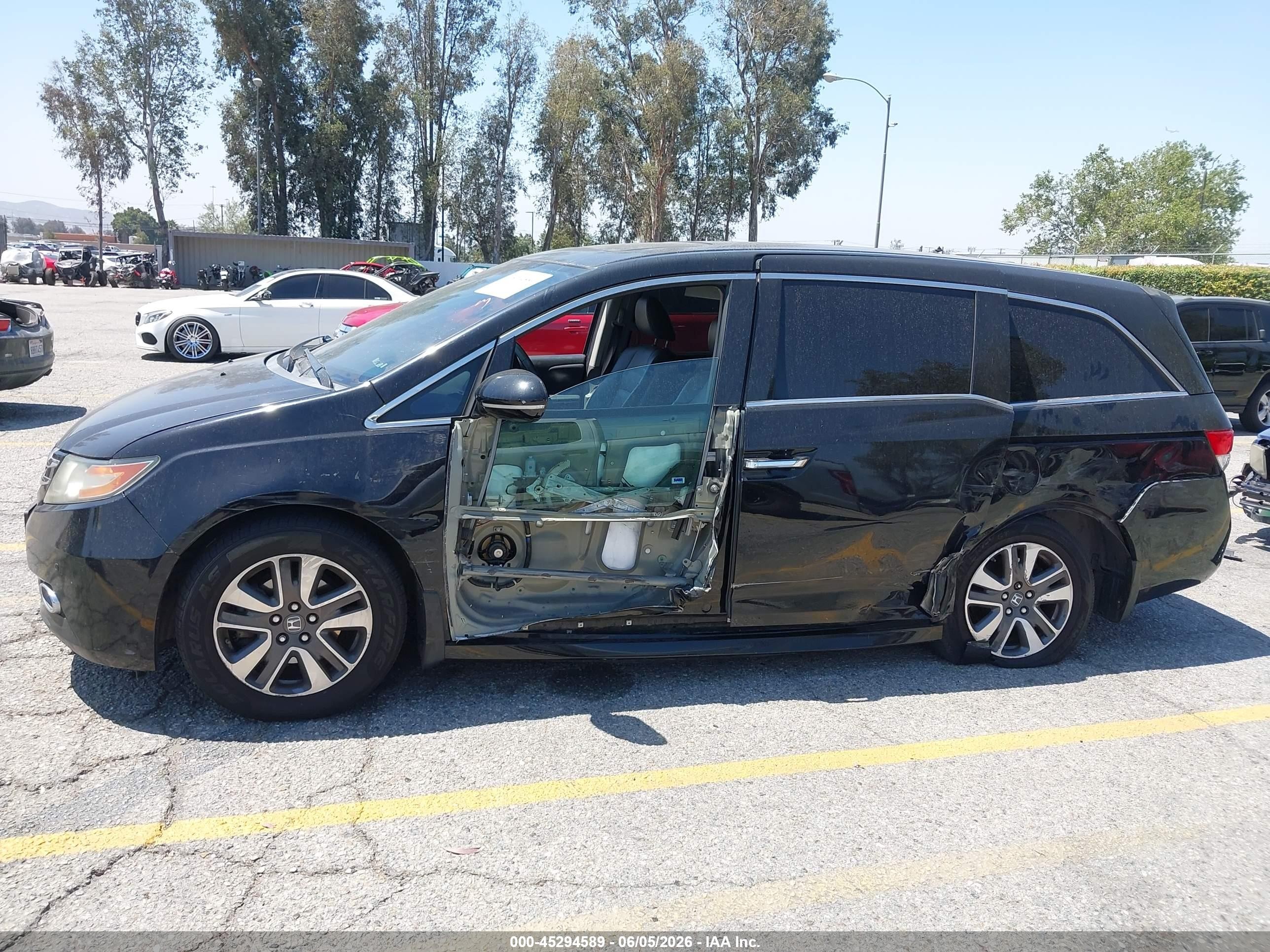 2014 Honda Odyssey Touring/touring Elite Black vin: 5FNRL5H95EB133828