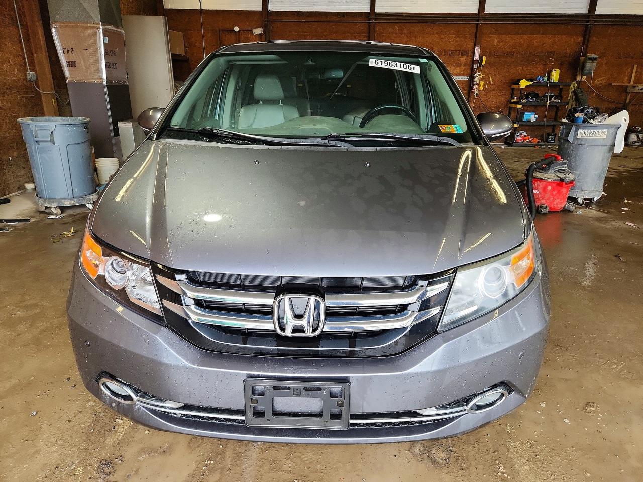 2015 Honda Odyssey Touring Gray vin: 5FNRL5H95FB004568