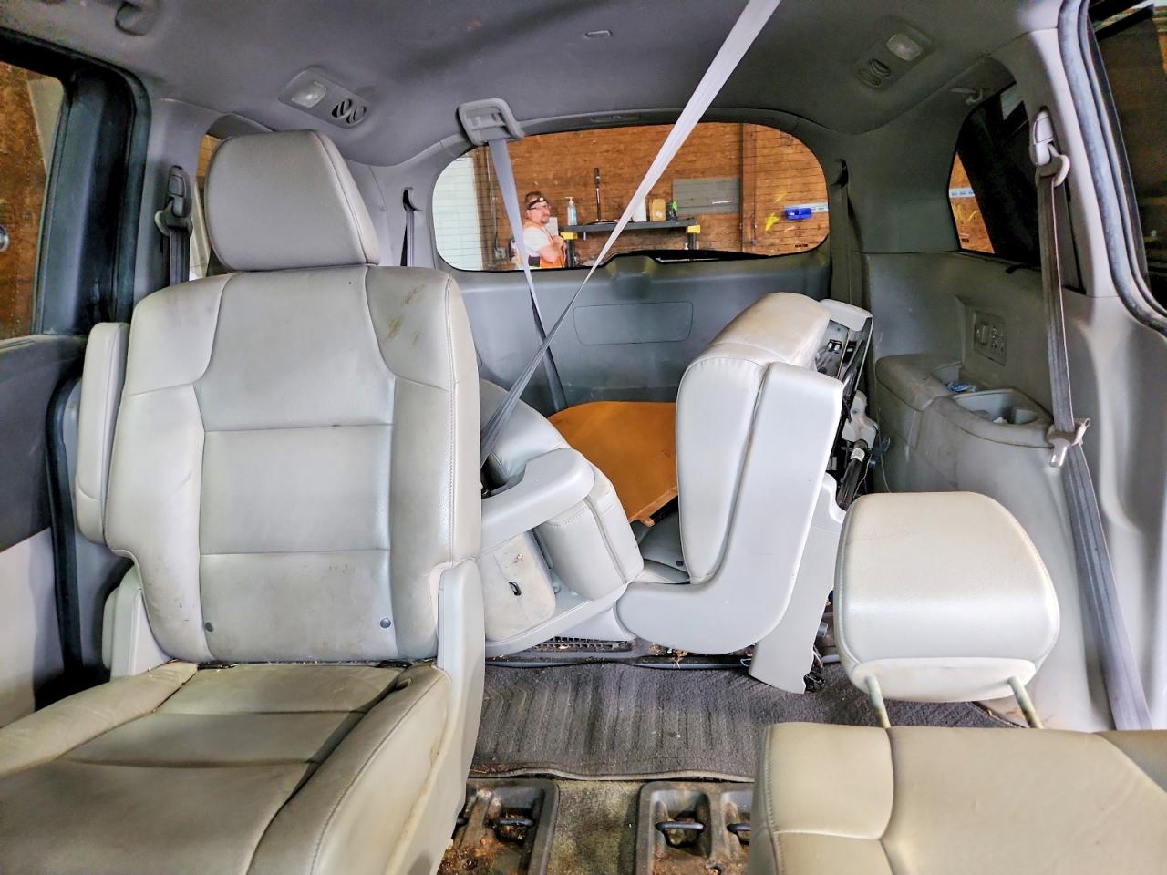 2015 Honda Odyssey Touring Gray vin: 5FNRL5H95FB004568