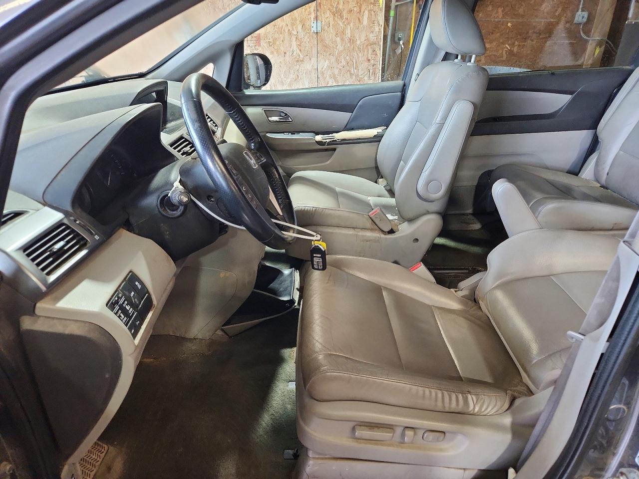 2015 Honda Odyssey Touring Gray vin: 5FNRL5H95FB004568