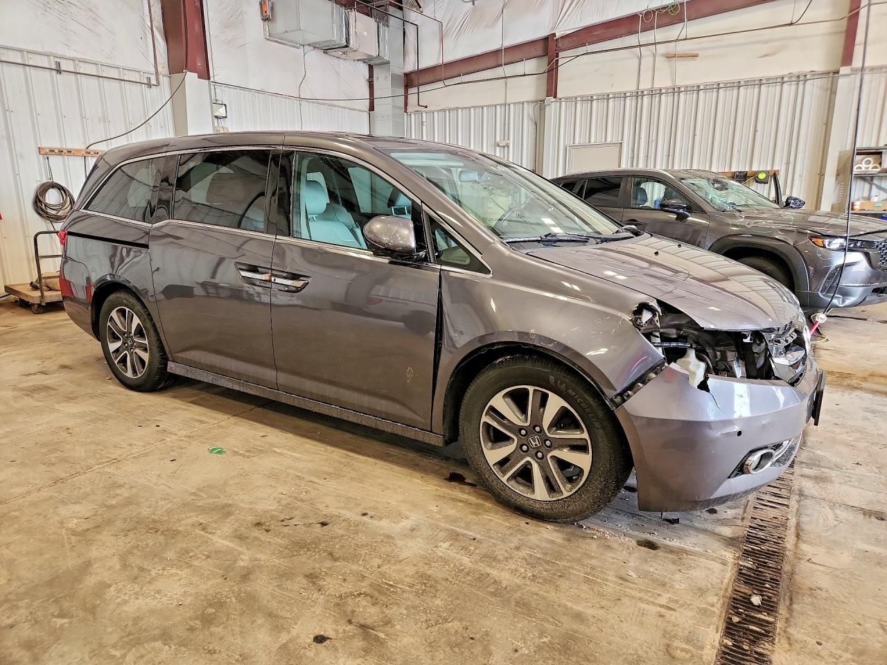 2015 Honda Odyssey Touring Gray vin: 5FNRL5H95FB024951