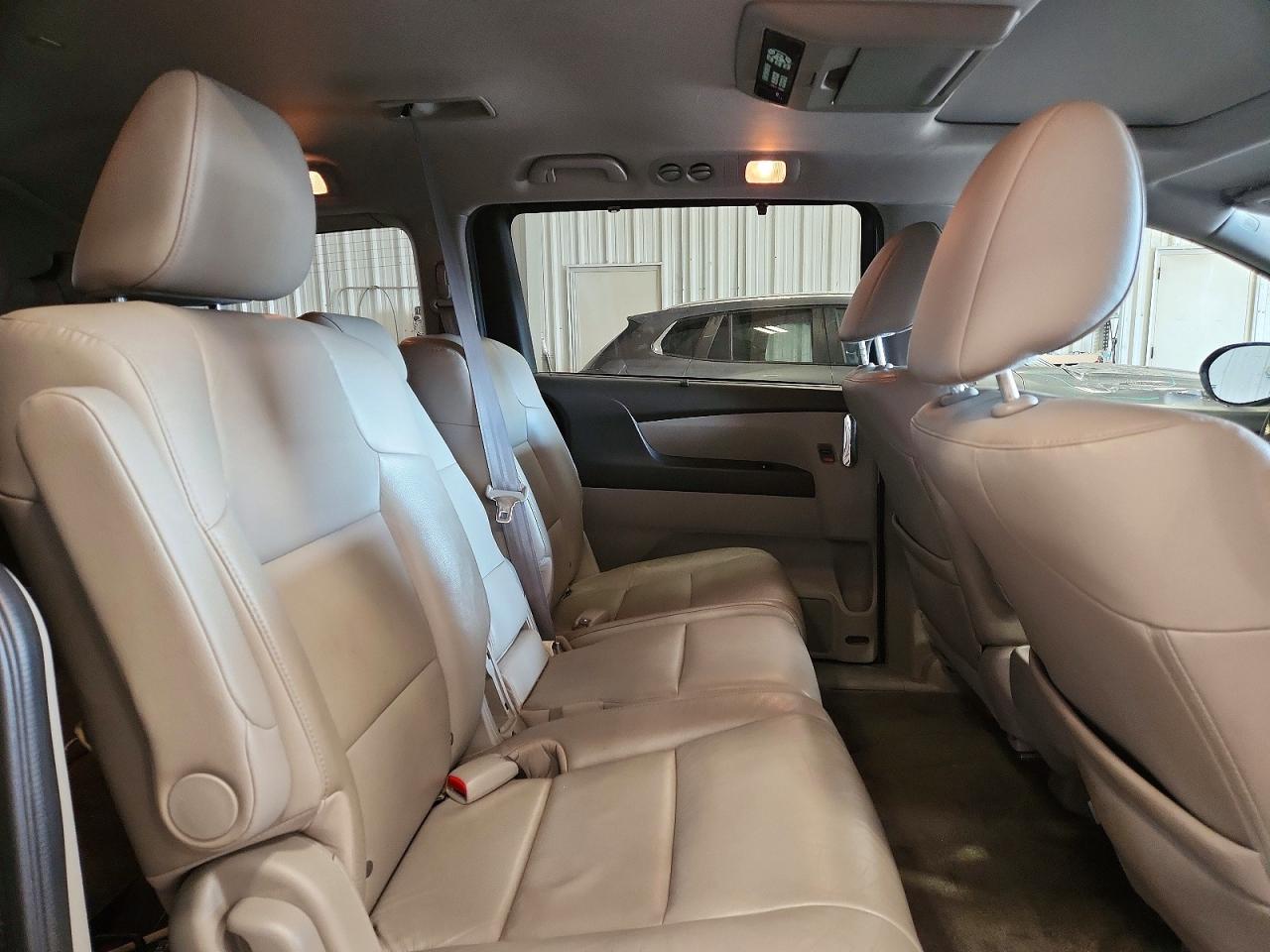 2015 Honda Odyssey Touring Gray vin: 5FNRL5H95FB024951
