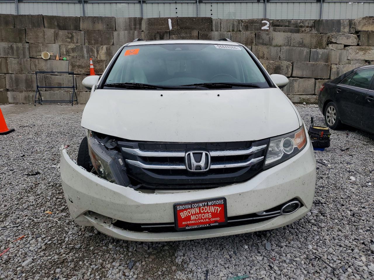 2015 Honda Odyssey Touring White vin: 5FNRL5H95FB028210