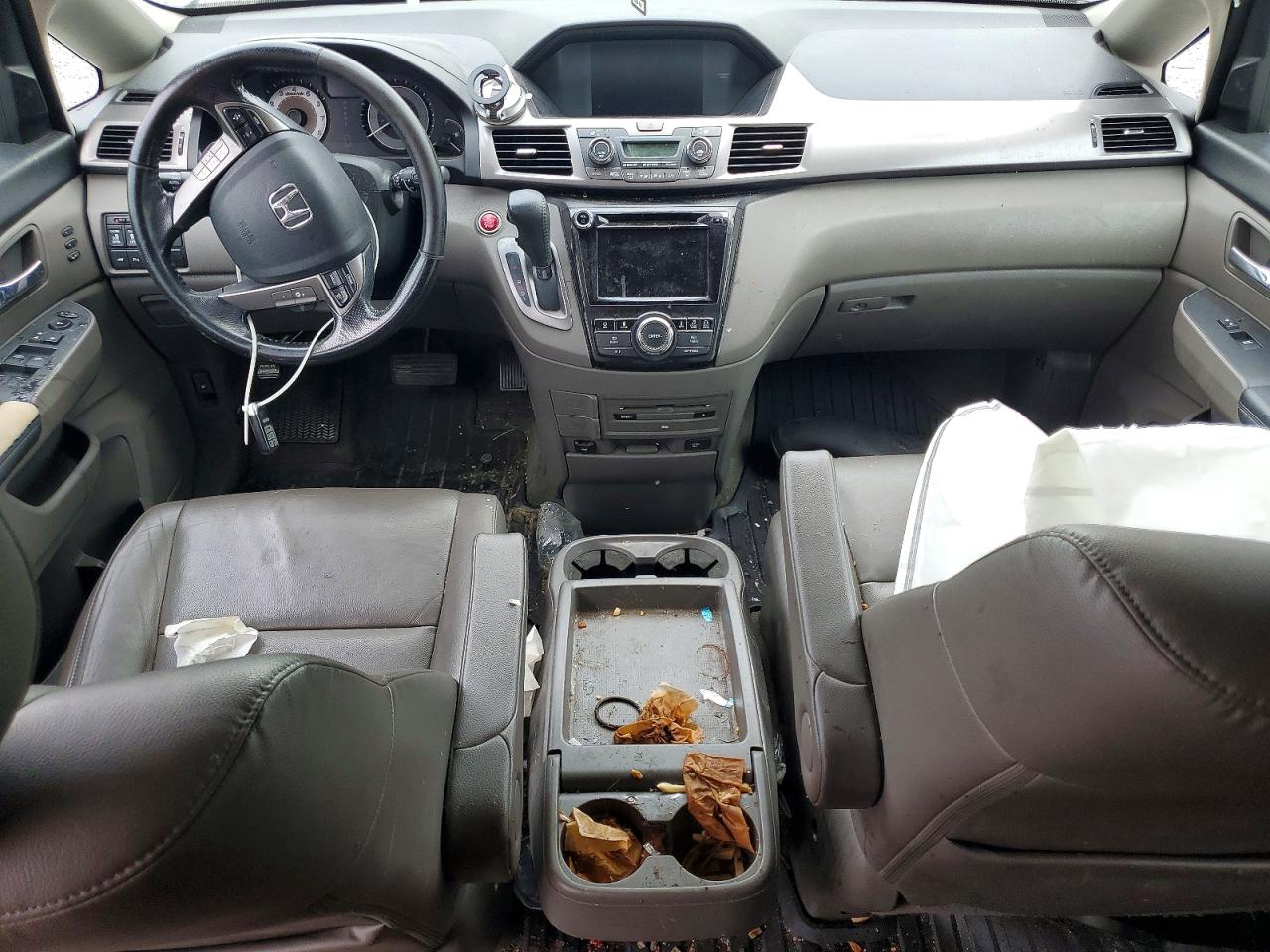 2015 Honda Odyssey Touring White vin: 5FNRL5H95FB028210