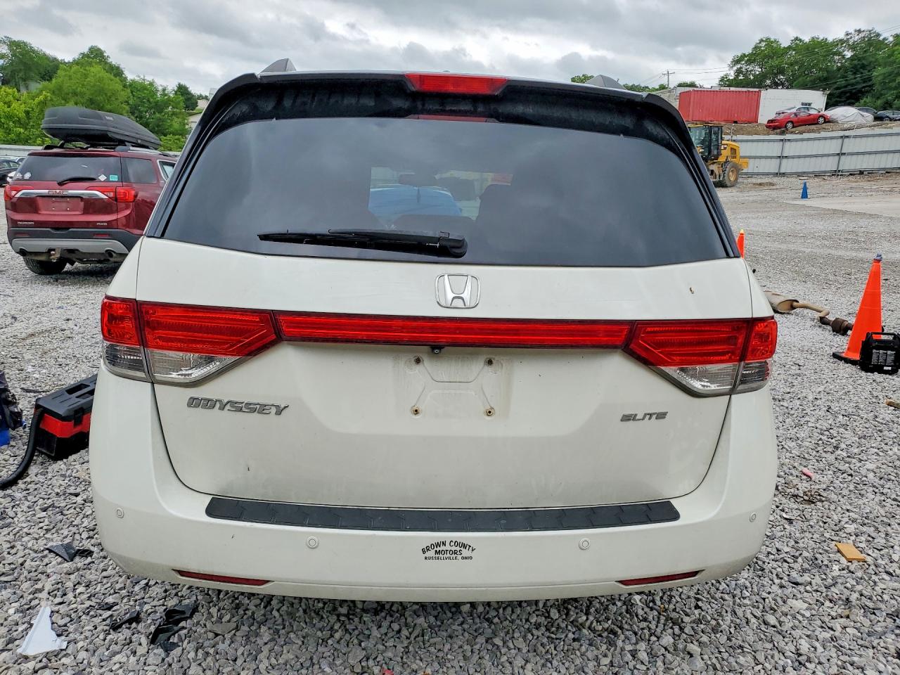 2015 Honda Odyssey Touring White vin: 5FNRL5H95FB028210