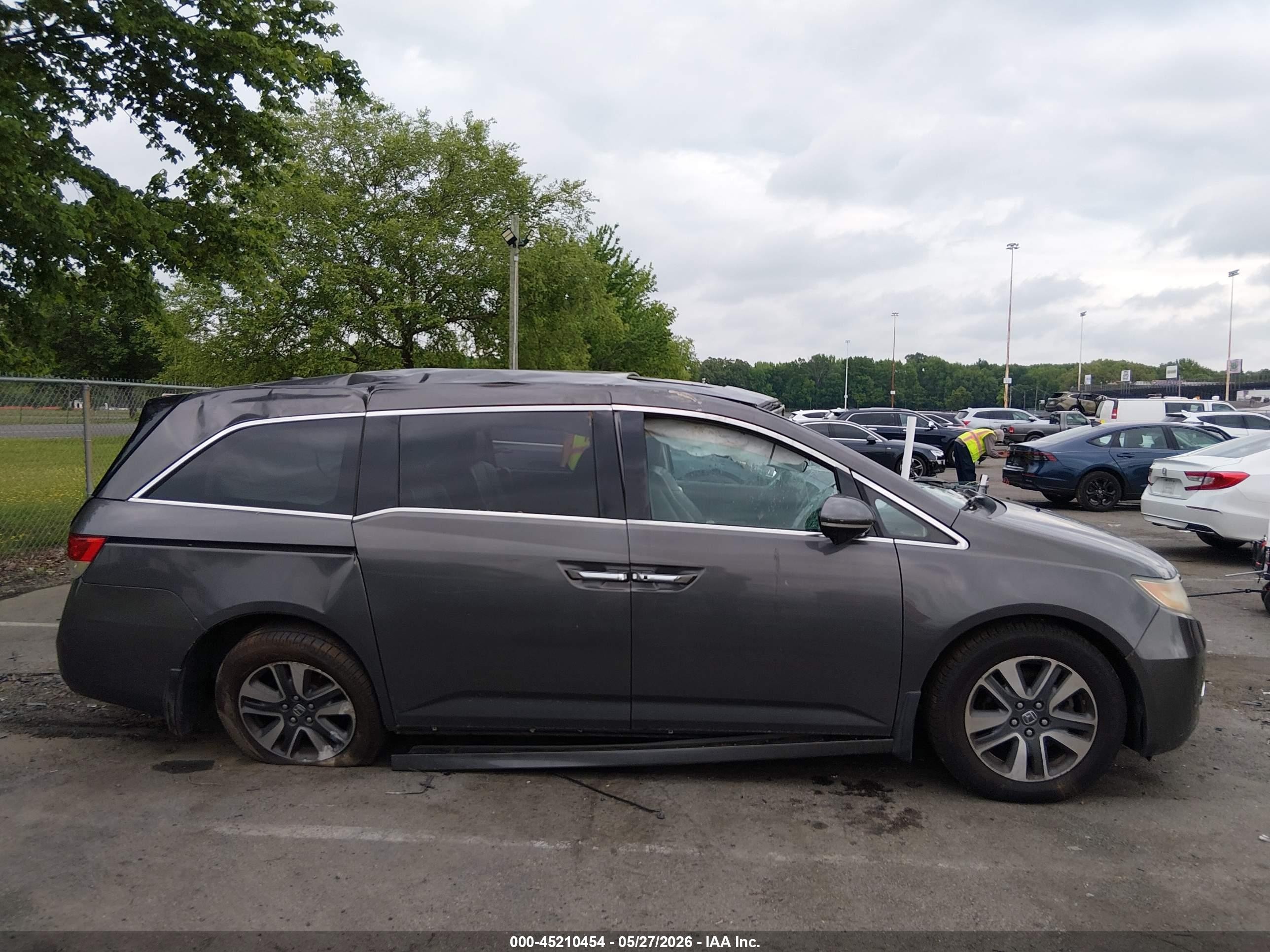 2015 Honda Odyssey Touring/touring Elite Gray vin: 5FNRL5H95FB062745