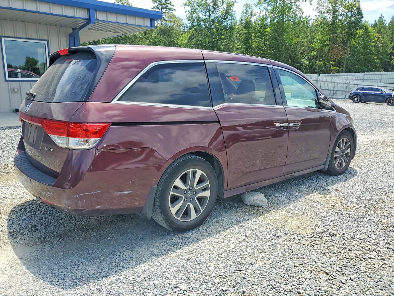 2015 Honda Odyssey Touring Maroon vin: 5FNRL5H95FB082381