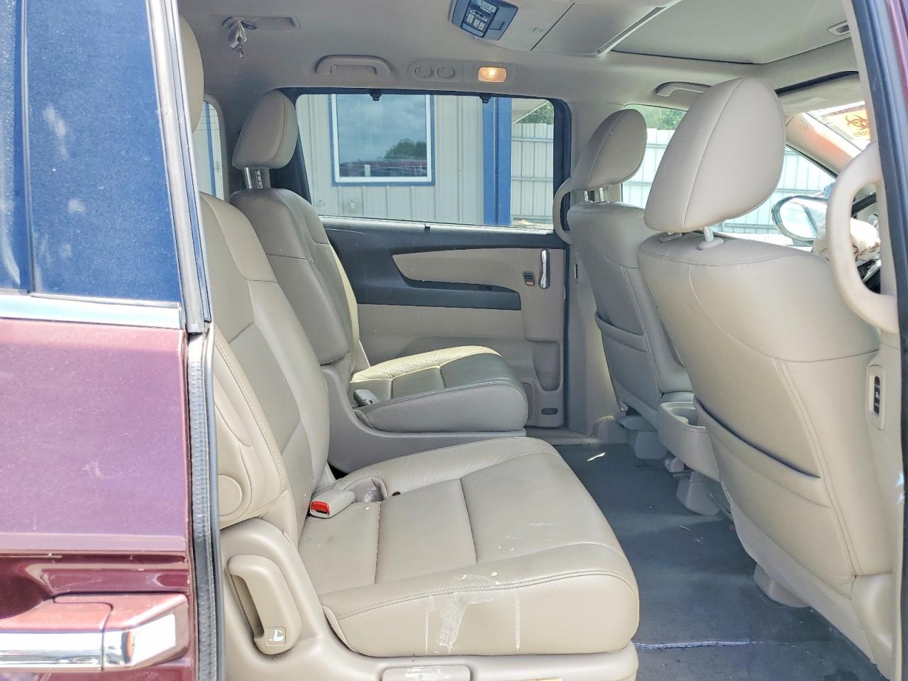 2015 Honda Odyssey Touring Maroon vin: 5FNRL5H95FB082381