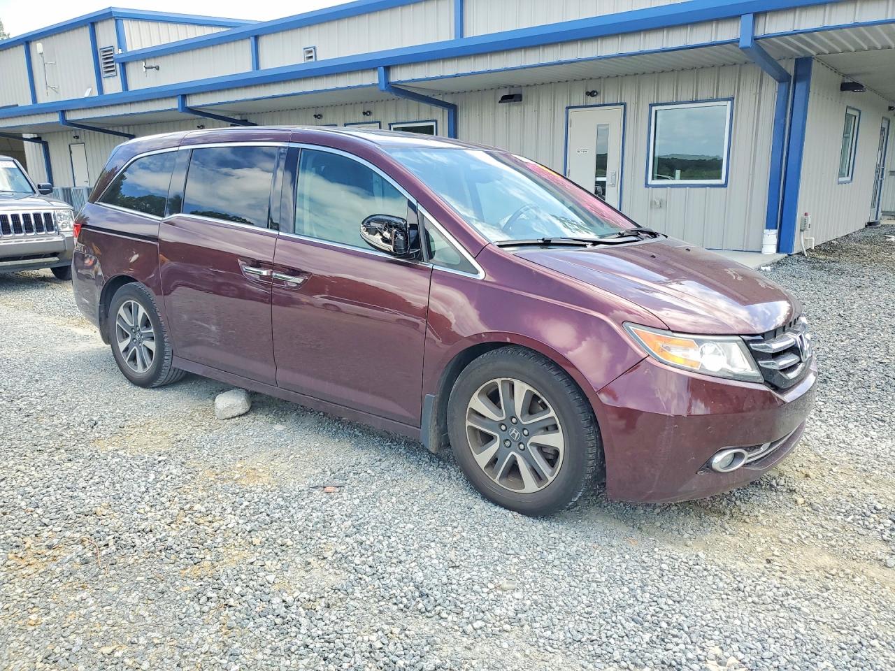 2015 Honda Odyssey Touring Maroon vin: 5FNRL5H95FB082381
