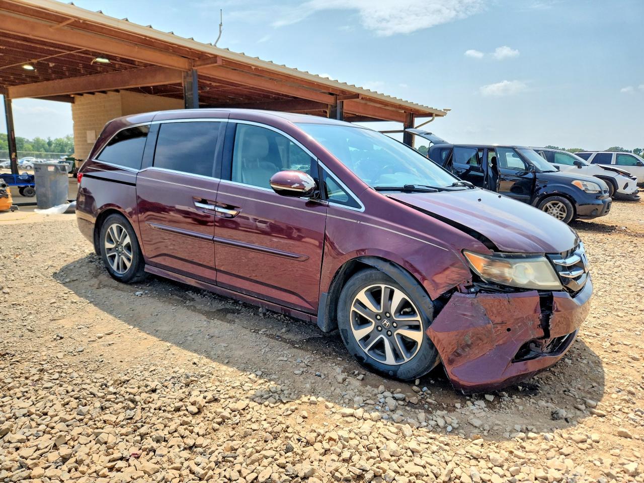 2015 Honda Odyssey Touring Burgundy vin: 5FNRL5H95FB082395
