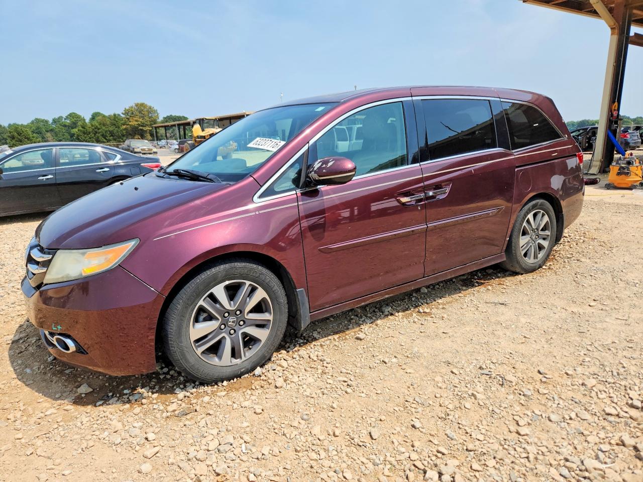 2015 Honda Odyssey Touring Burgundy vin: 5FNRL5H95FB082395