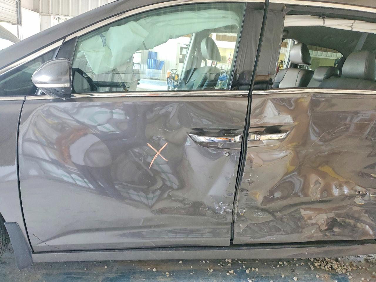 2015 Honda Odyssey Touring Charcoal vin: 5FNRL5H95FB082865