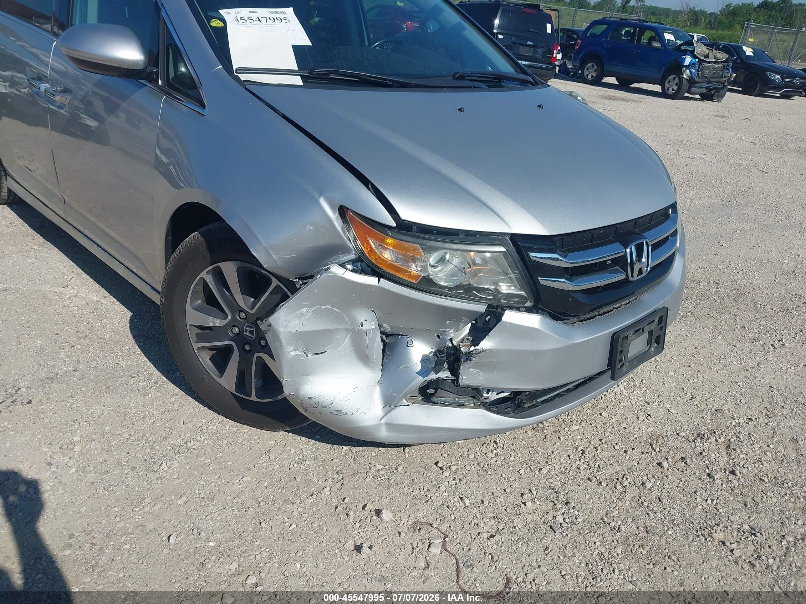 2015 Honda Odyssey Touring/touring Elite Silver vin: 5FNRL5H95FB098239