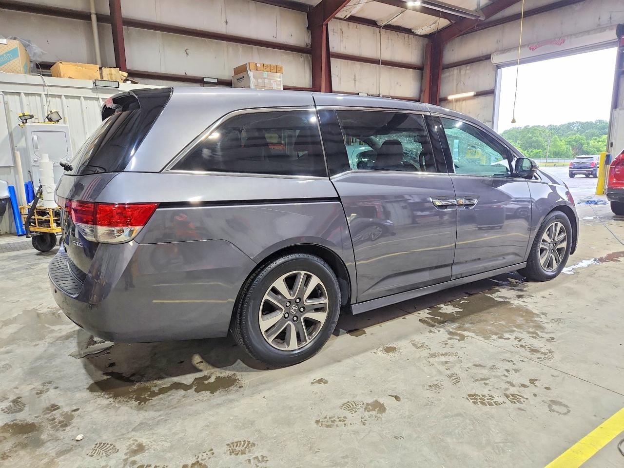 2015 Honda Odyssey Touring Gray vin: 5FNRL5H95FB115167