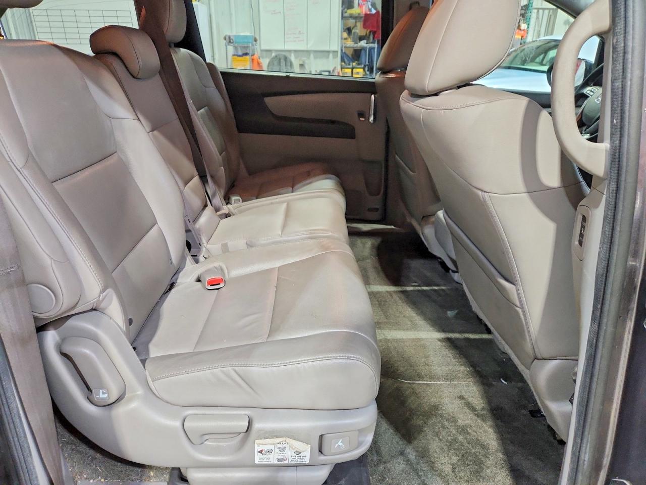 2015 Honda Odyssey Touring Gray vin: 5FNRL5H95FB115167