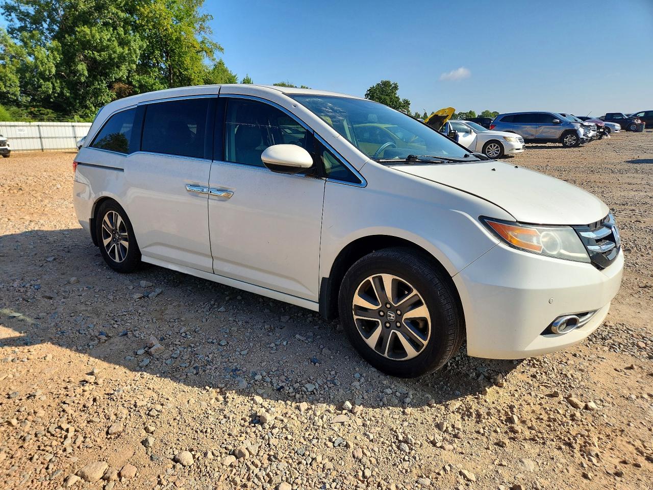 2015 Honda Odyssey Touring White vin: 5FNRL5H95FB122832