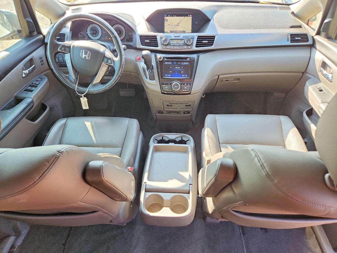 2015 Honda Odyssey Touring White vin: 5FNRL5H95FB122832