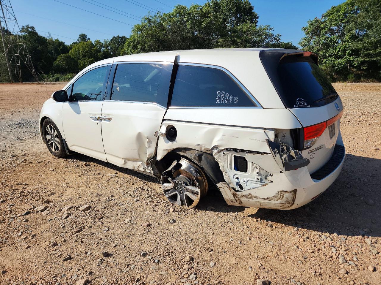 2015 Honda Odyssey Touring White vin: 5FNRL5H95FB122832