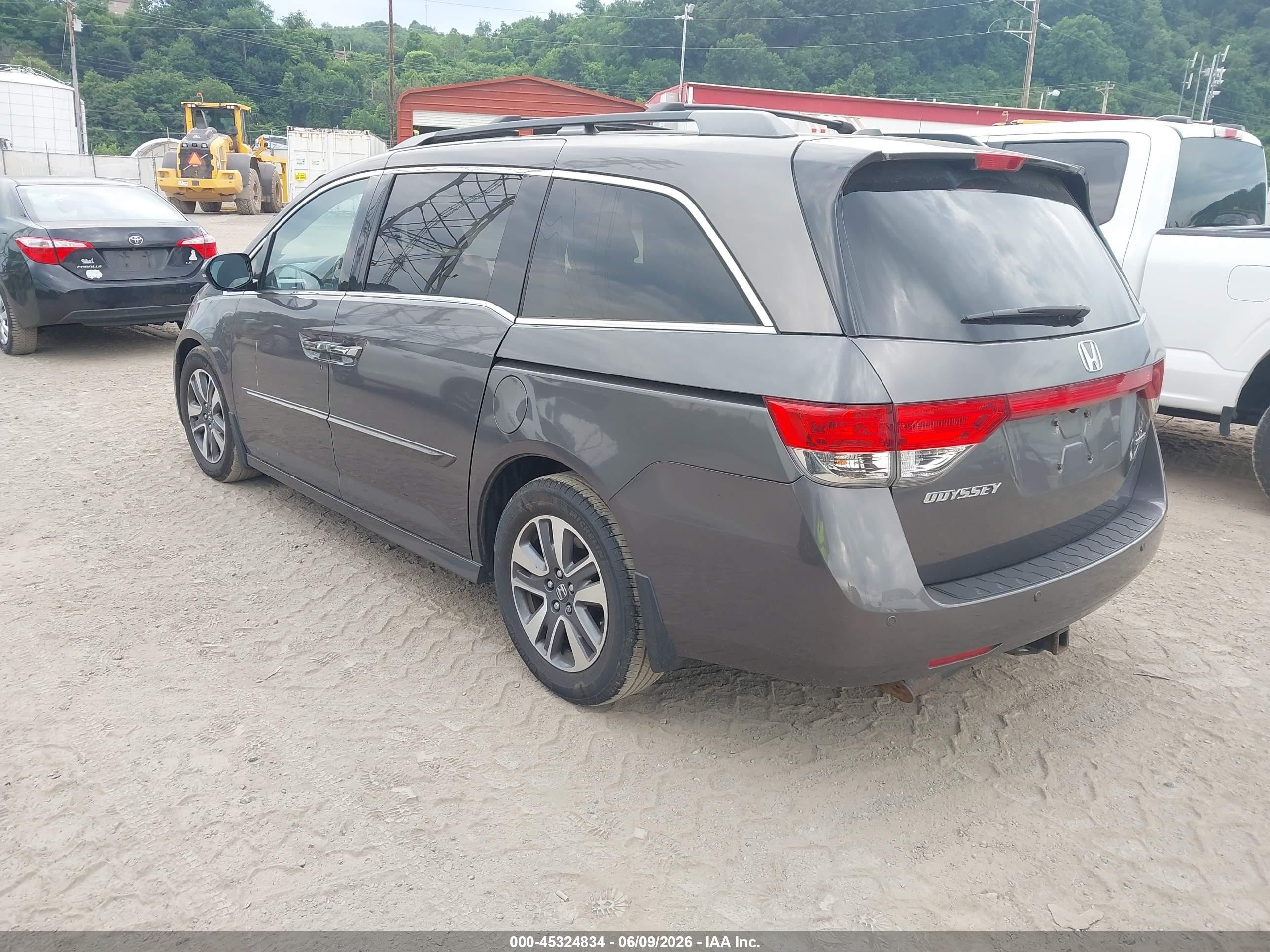 2015 Honda Odyssey Touring/touring Elite Brown vin: 5FNRL5H95FB125536