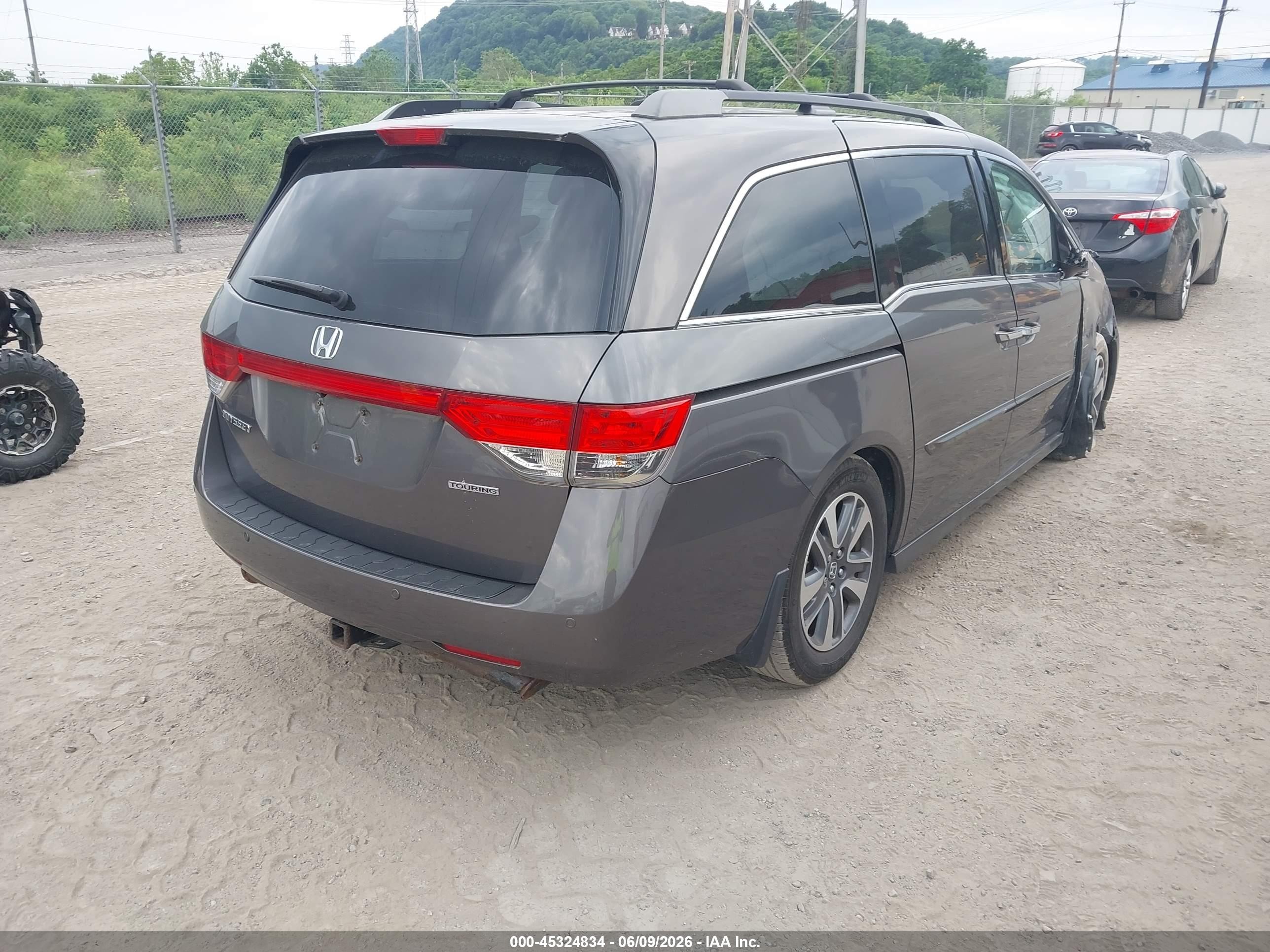 2015 Honda Odyssey Touring/touring Elite Brown vin: 5FNRL5H95FB125536