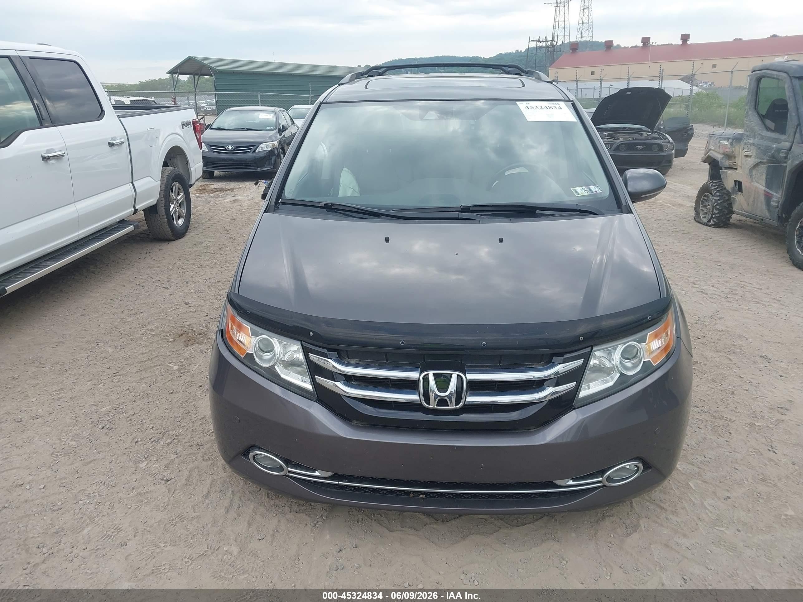 2015 Honda Odyssey Touring/touring Elite Brown vin: 5FNRL5H95FB125536