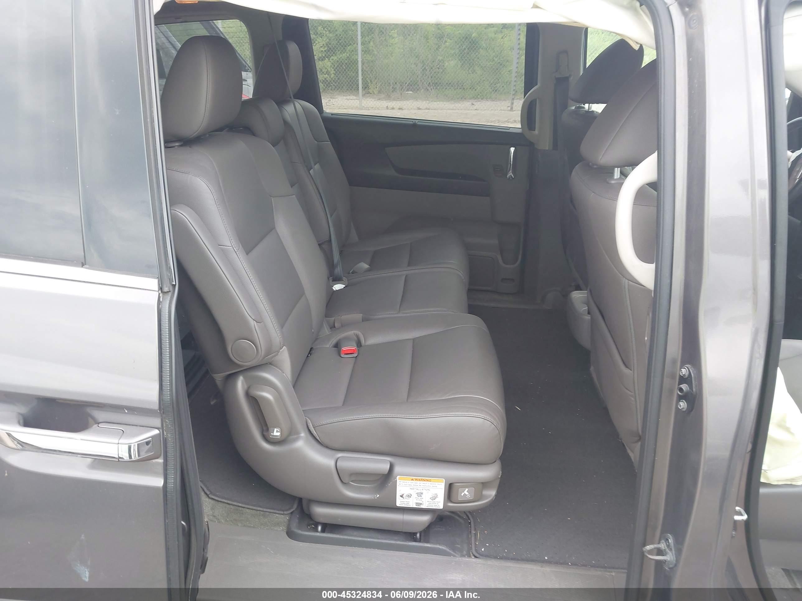 2015 Honda Odyssey Touring/touring Elite Brown vin: 5FNRL5H95FB125536