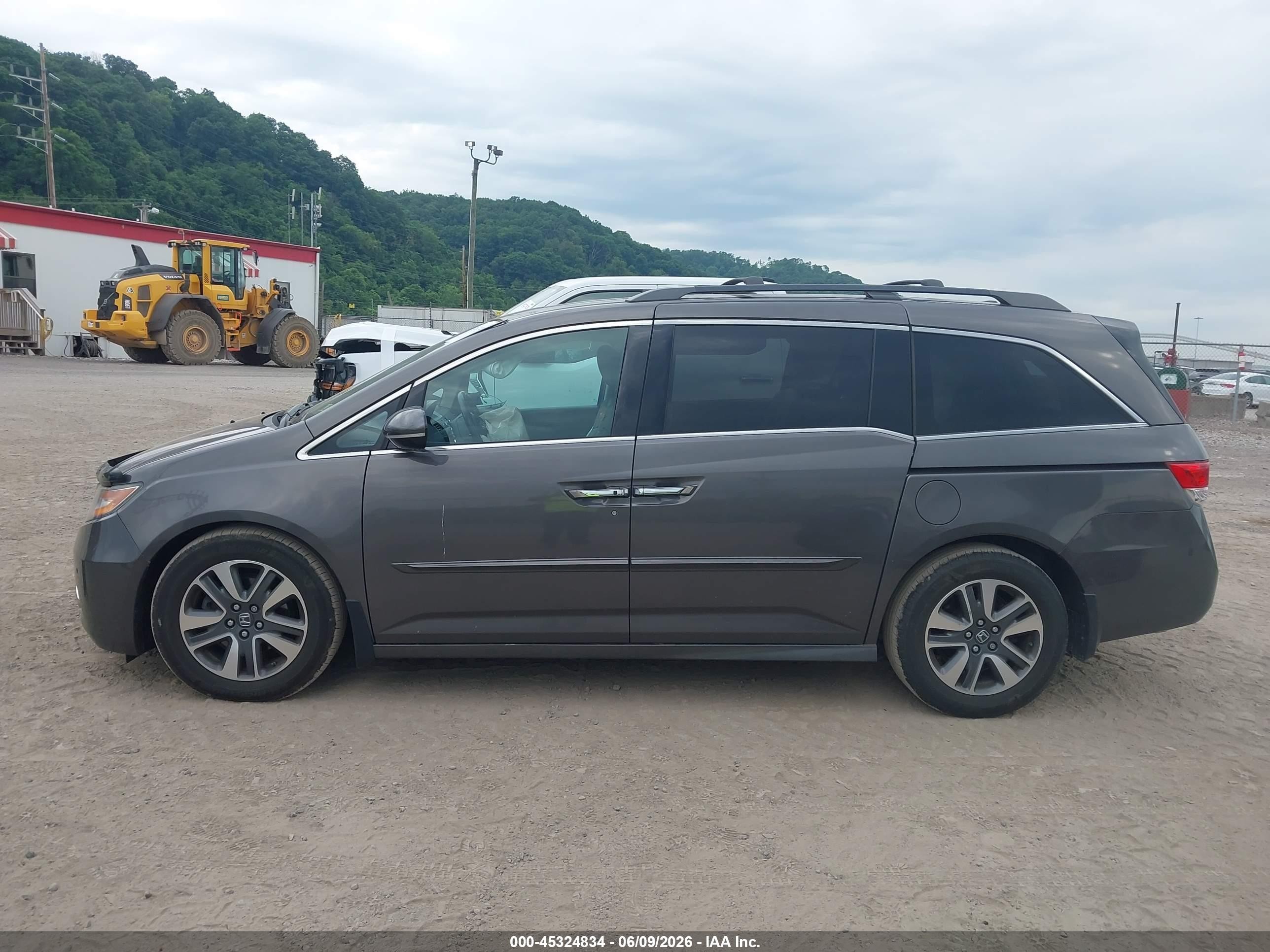 2015 Honda Odyssey Touring/touring Elite Brown vin: 5FNRL5H95FB125536