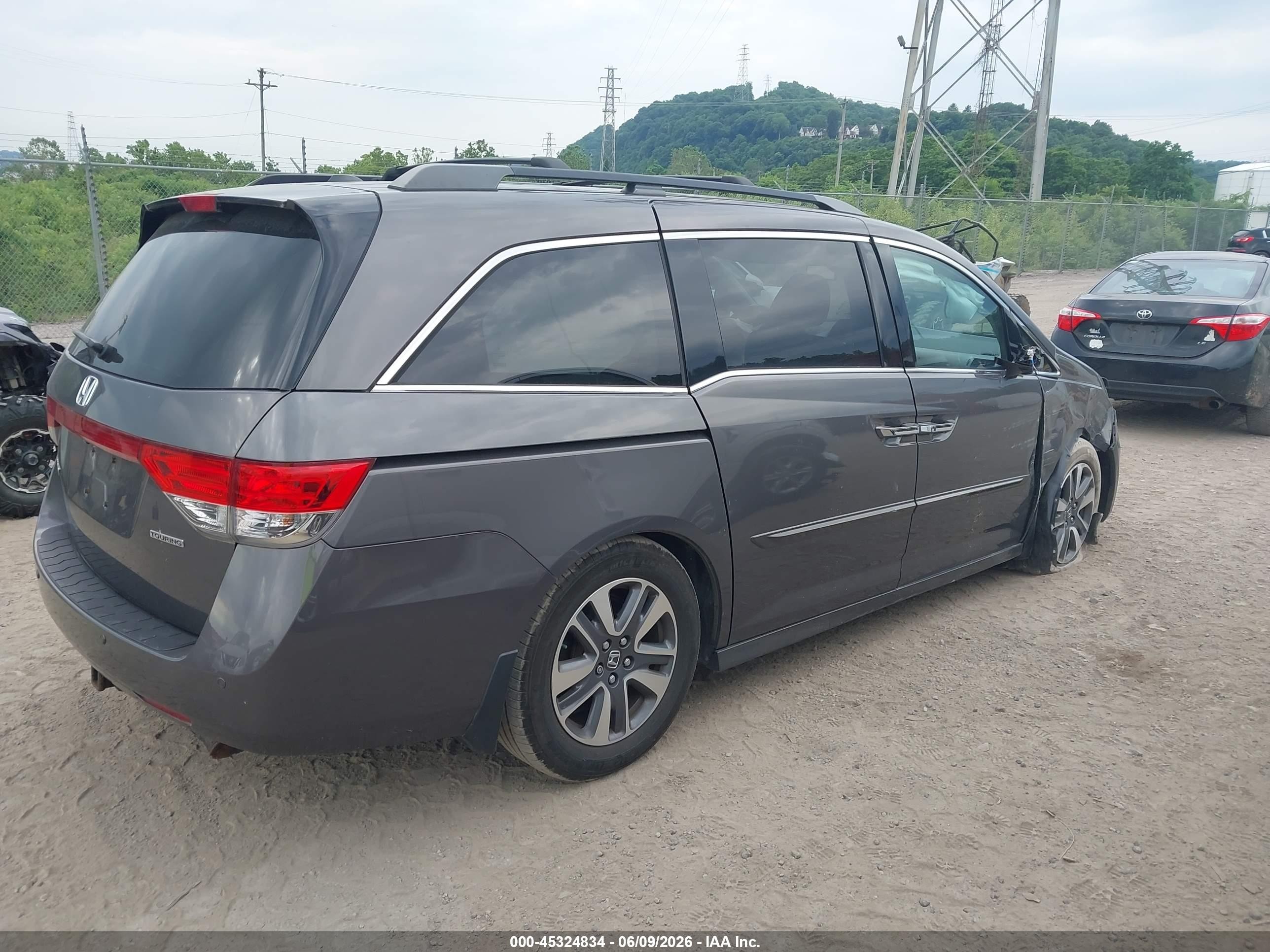2015 Honda Odyssey Touring/touring Elite Brown vin: 5FNRL5H95FB125536
