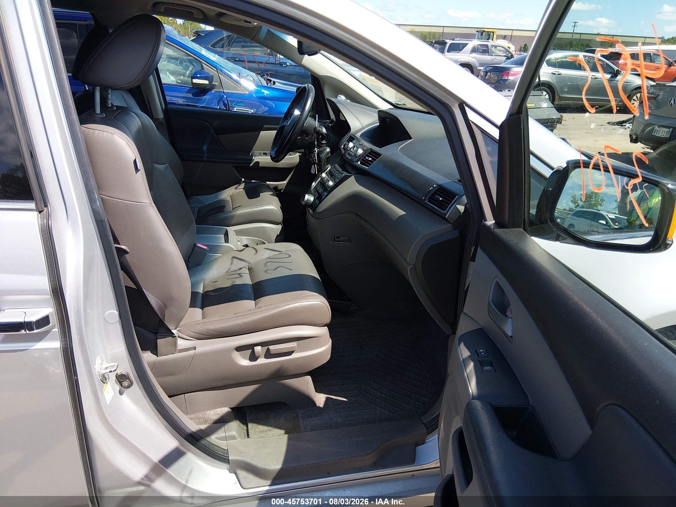 2011 Honda Odyssey Touring/touring Elite Silver vin: 5FNRL5H96BB005514