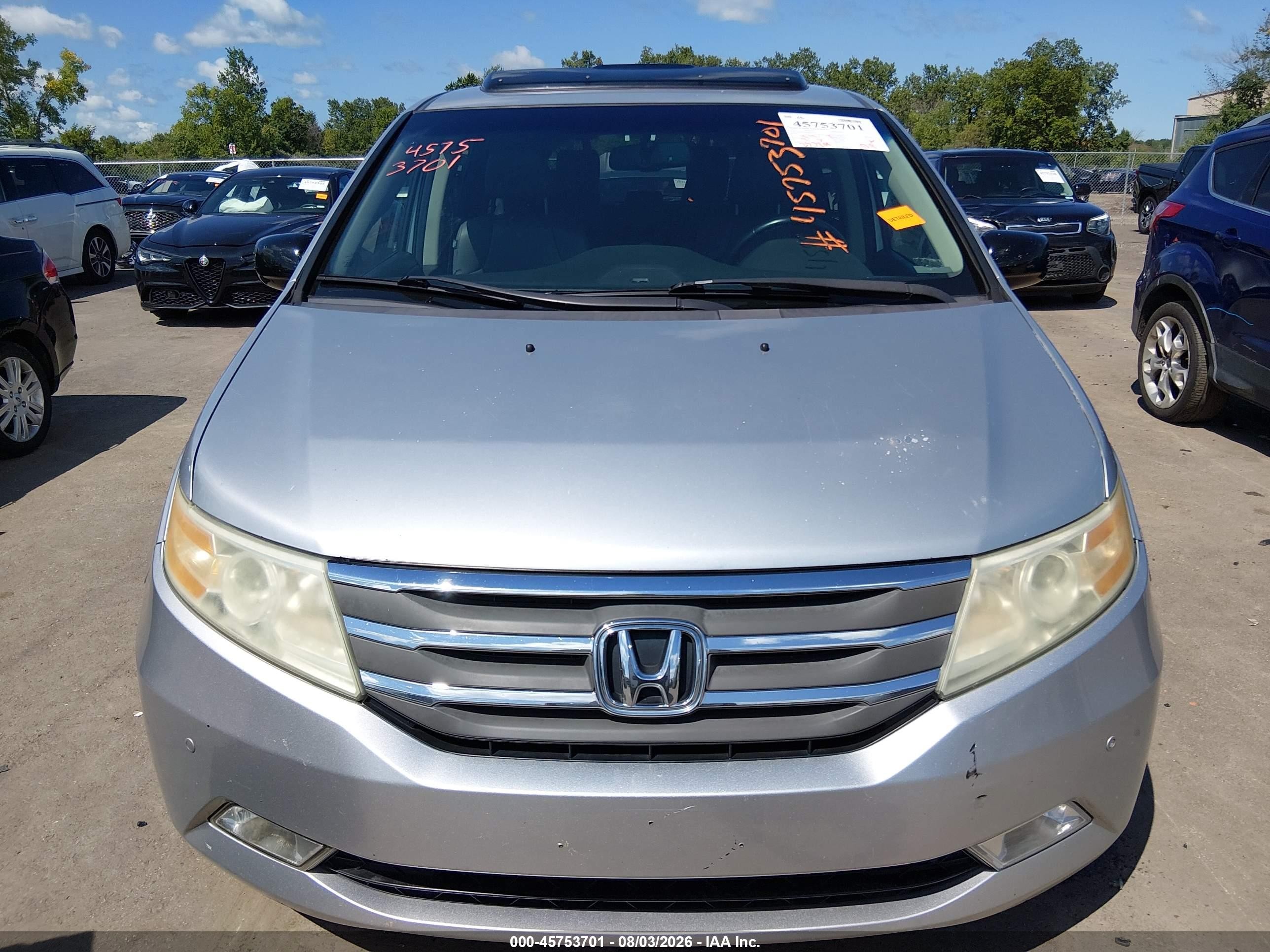 2011 Honda Odyssey Touring/touring Elite Silver vin: 5FNRL5H96BB005514