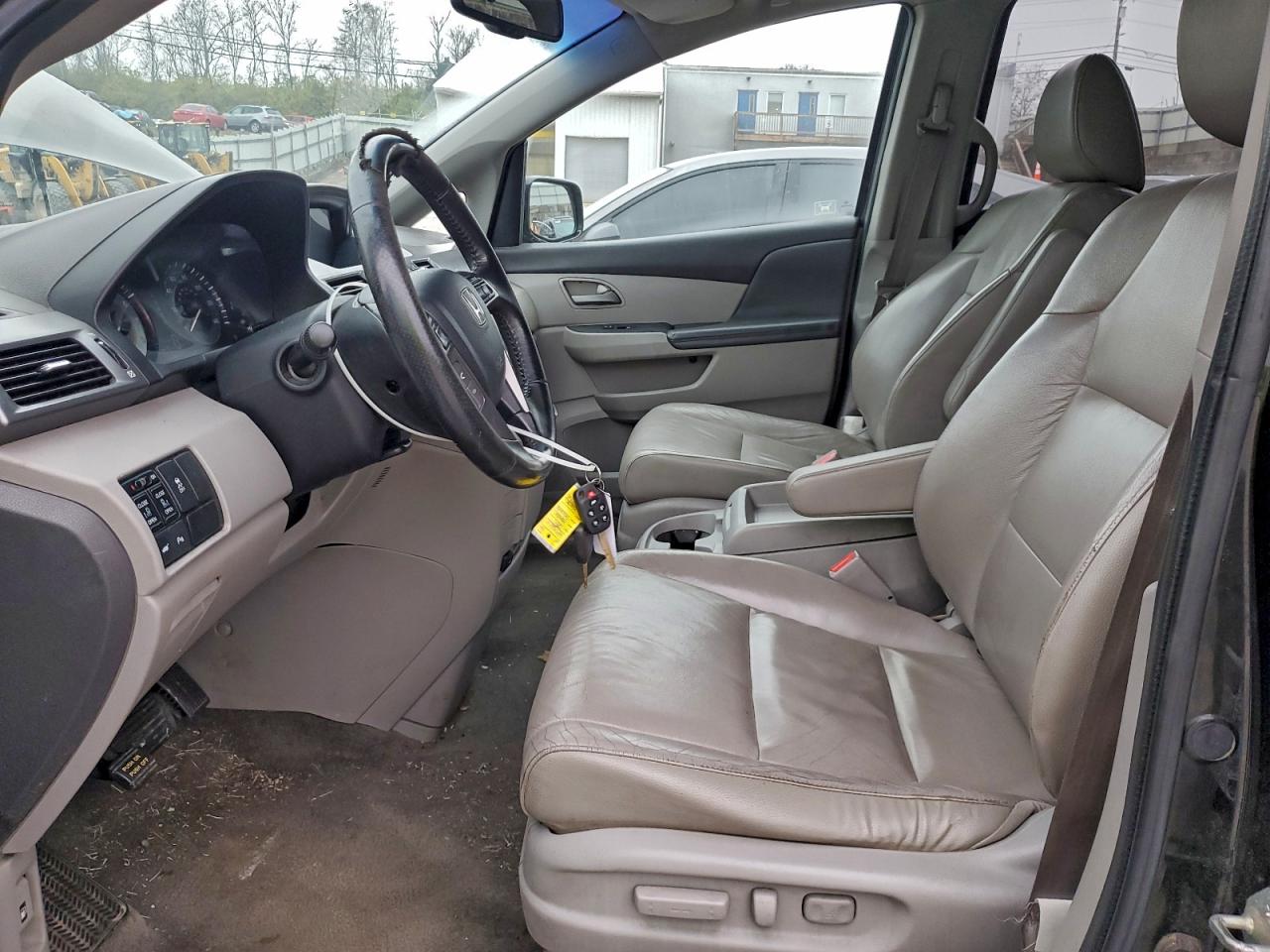 2011 Honda Odyssey Touring Black vin: 5FNRL5H96BB010776