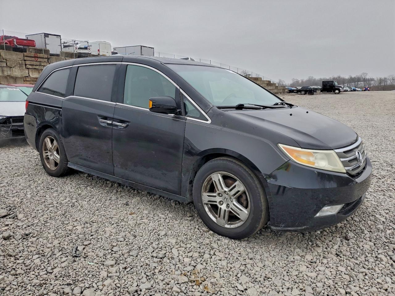 2011 Honda Odyssey Touring Black vin: 5FNRL5H96BB010776