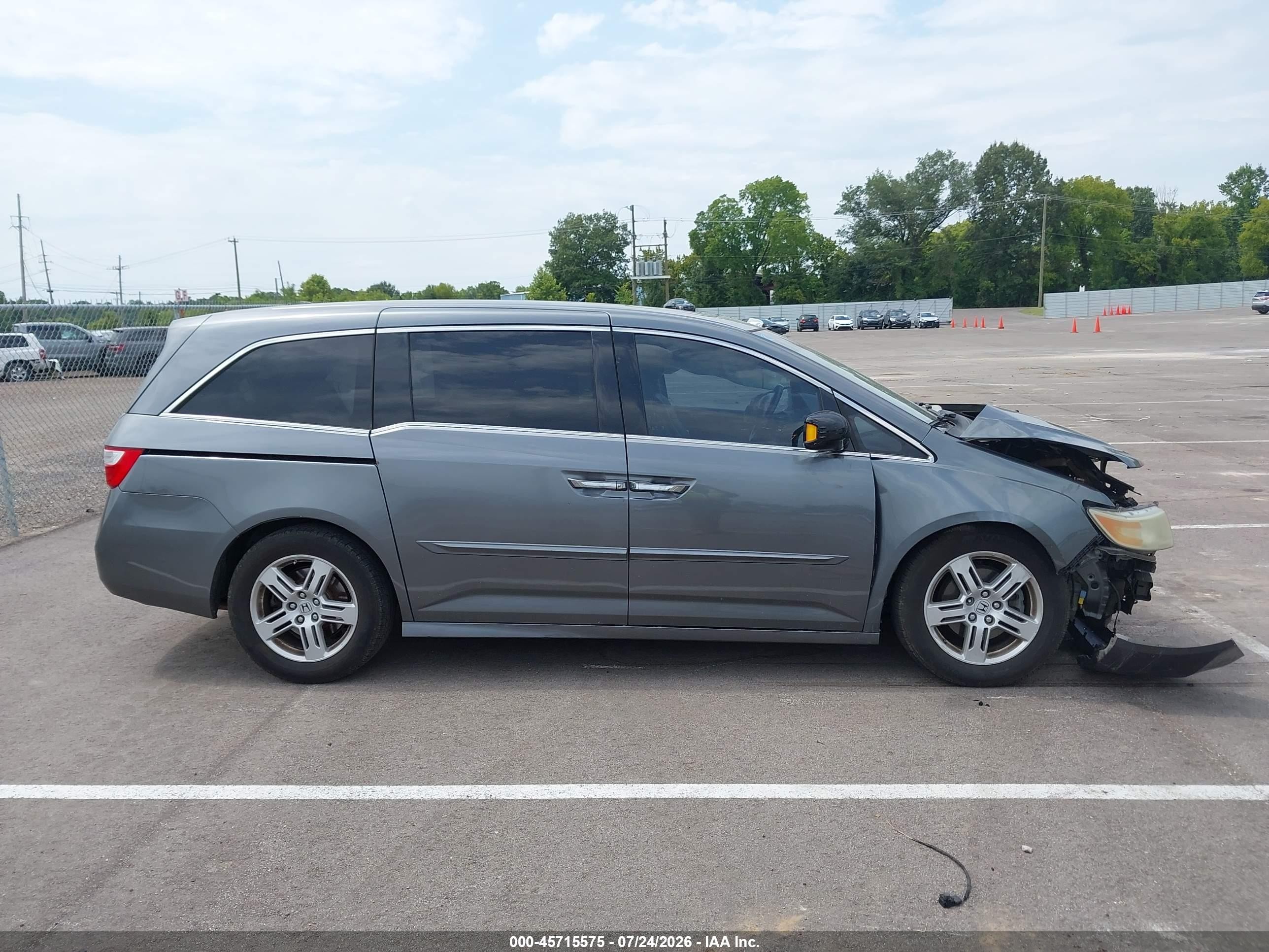 2011 Honda Odyssey Touring/touring Elite Gray vin: 5FNRL5H96BB047097