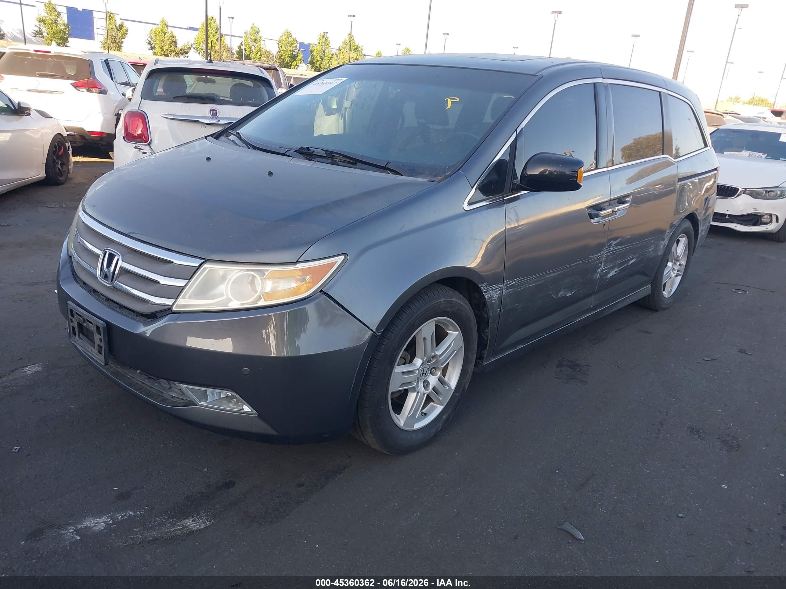2012 Honda Odyssey Touring/touring Elite Gray vin: 5FNRL5H96CB029281