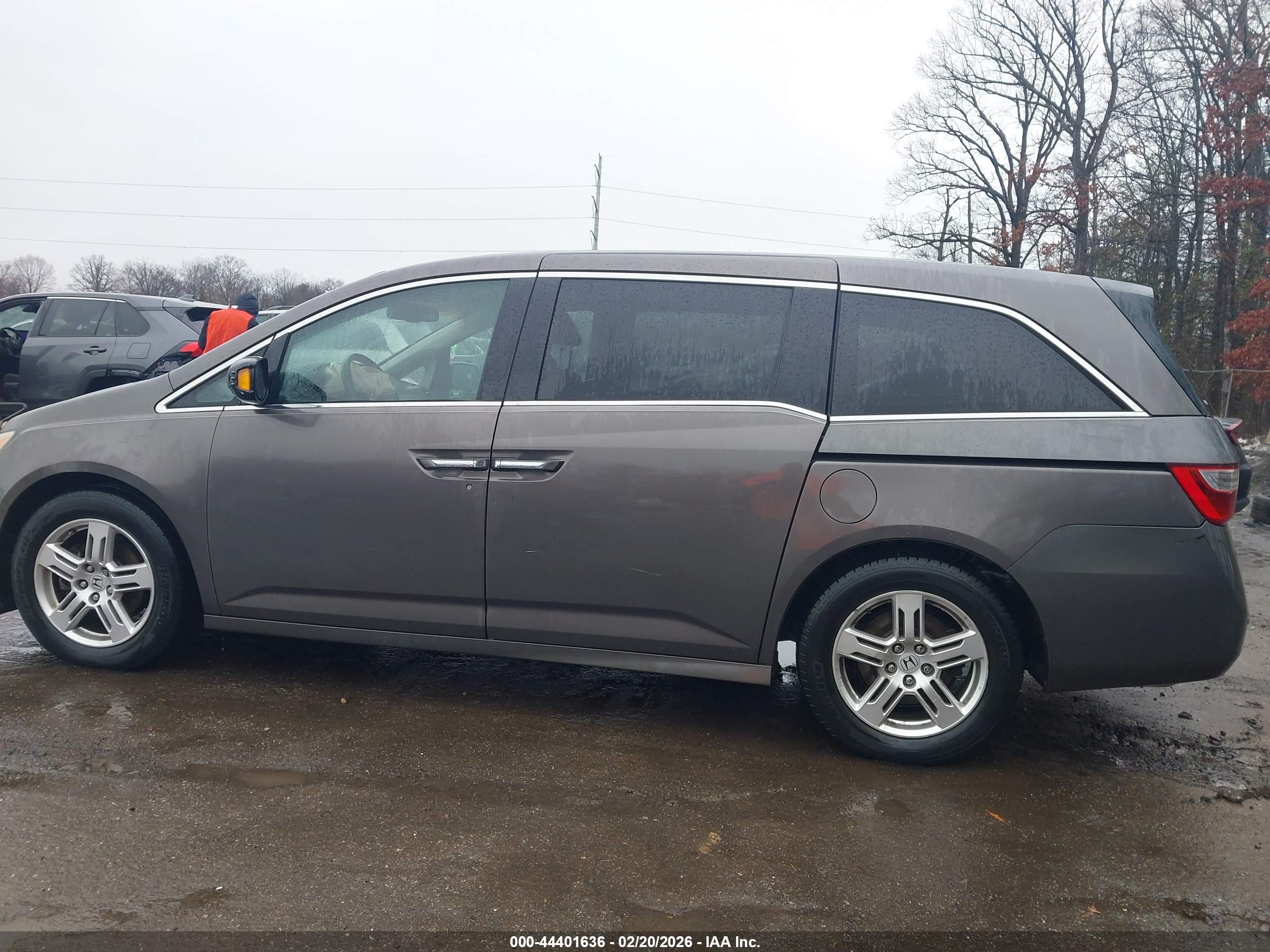 2012 Honda Odyssey Touring/touring Elite Gray vin: 5FNRL5H96CB053418