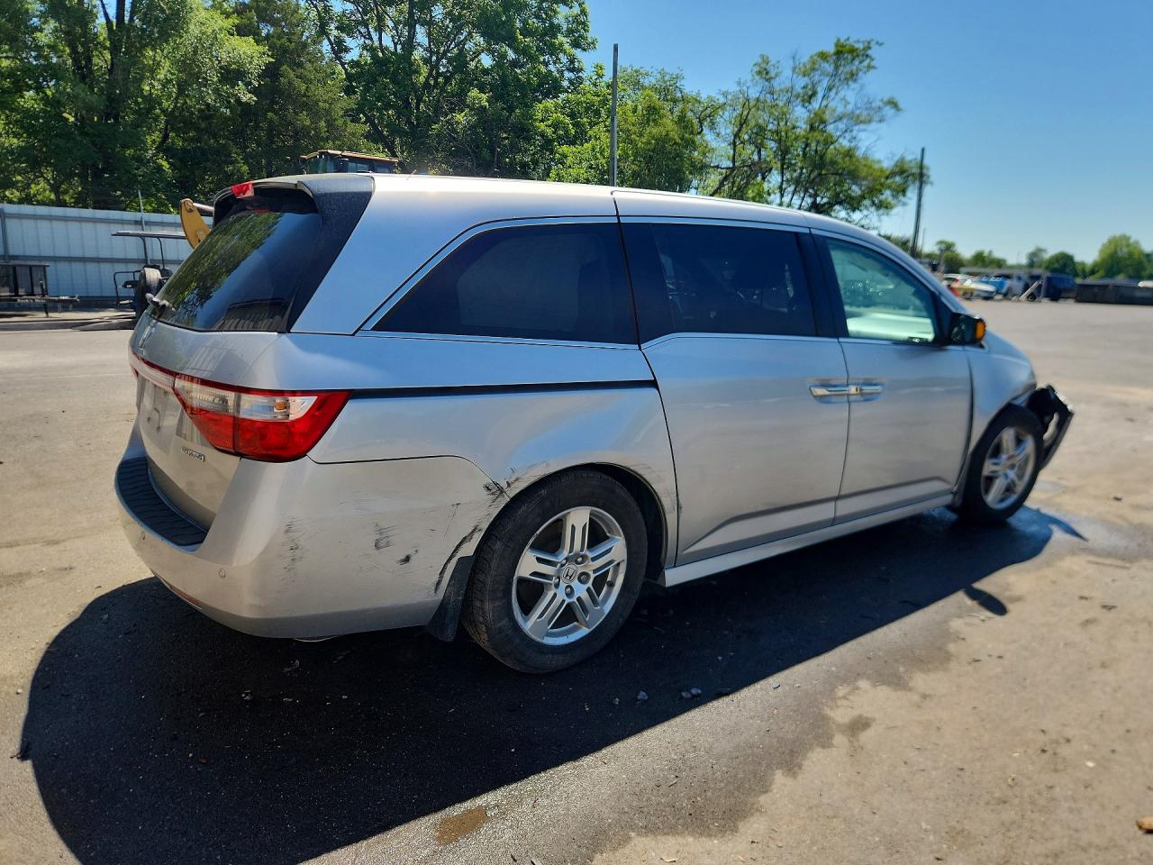 2012 Honda Odyssey Touring Silver vin: 5FNRL5H96CB083549