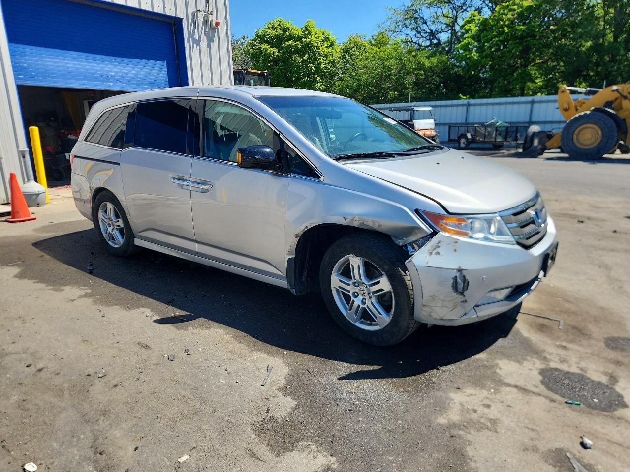 2012 Honda Odyssey Touring Silver vin: 5FNRL5H96CB083549