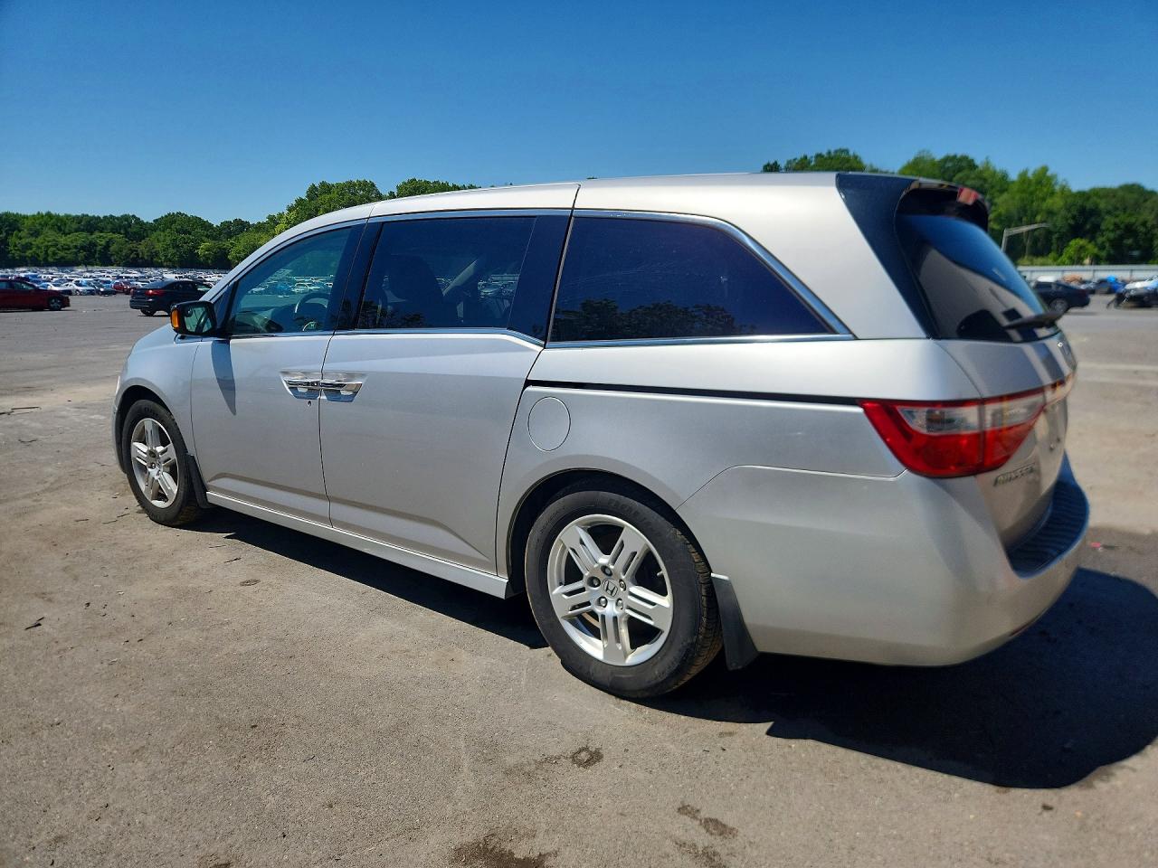 2012 Honda Odyssey Touring Silver vin: 5FNRL5H96CB083549