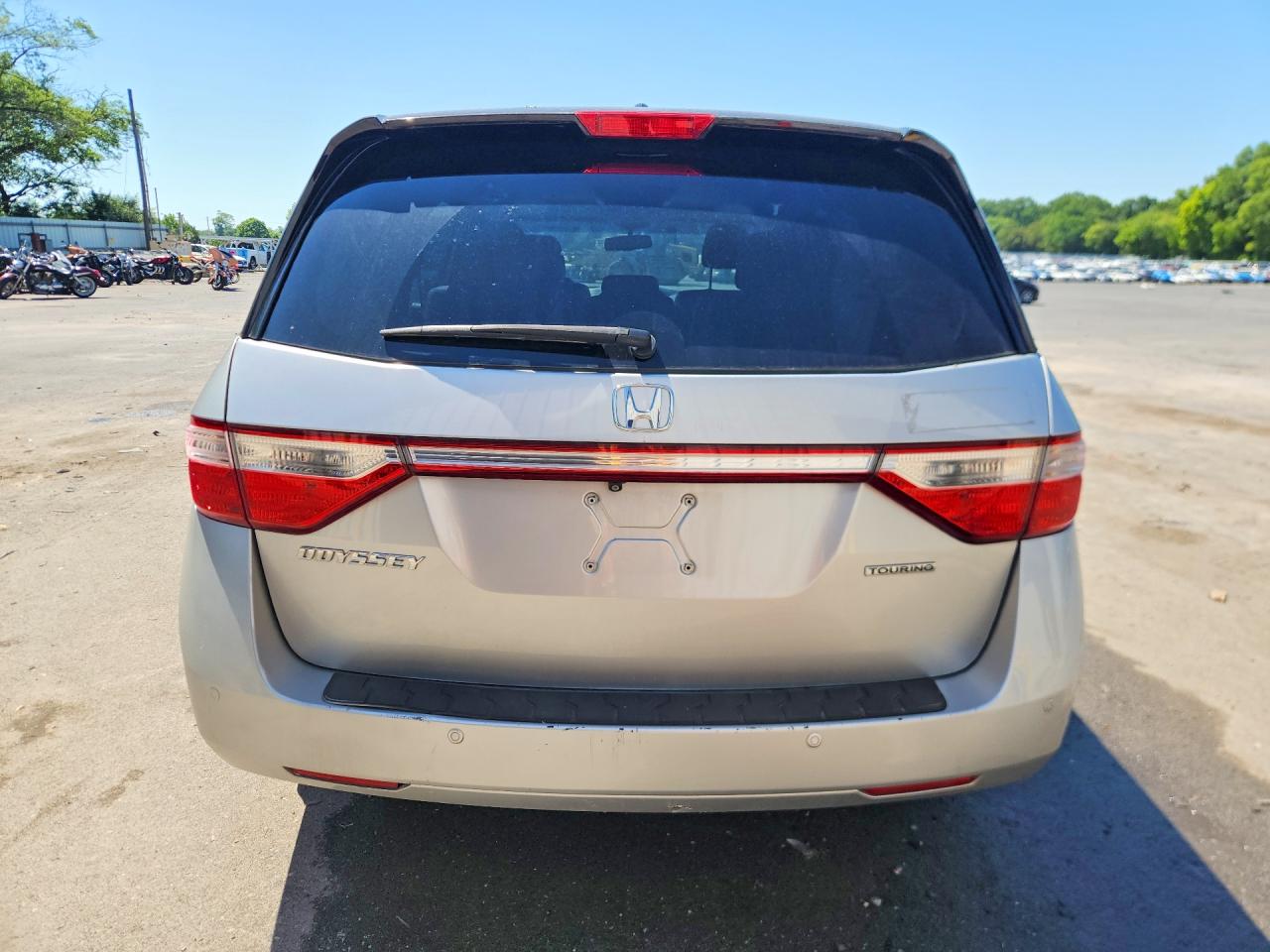 2012 Honda Odyssey Touring Silver vin: 5FNRL5H96CB083549