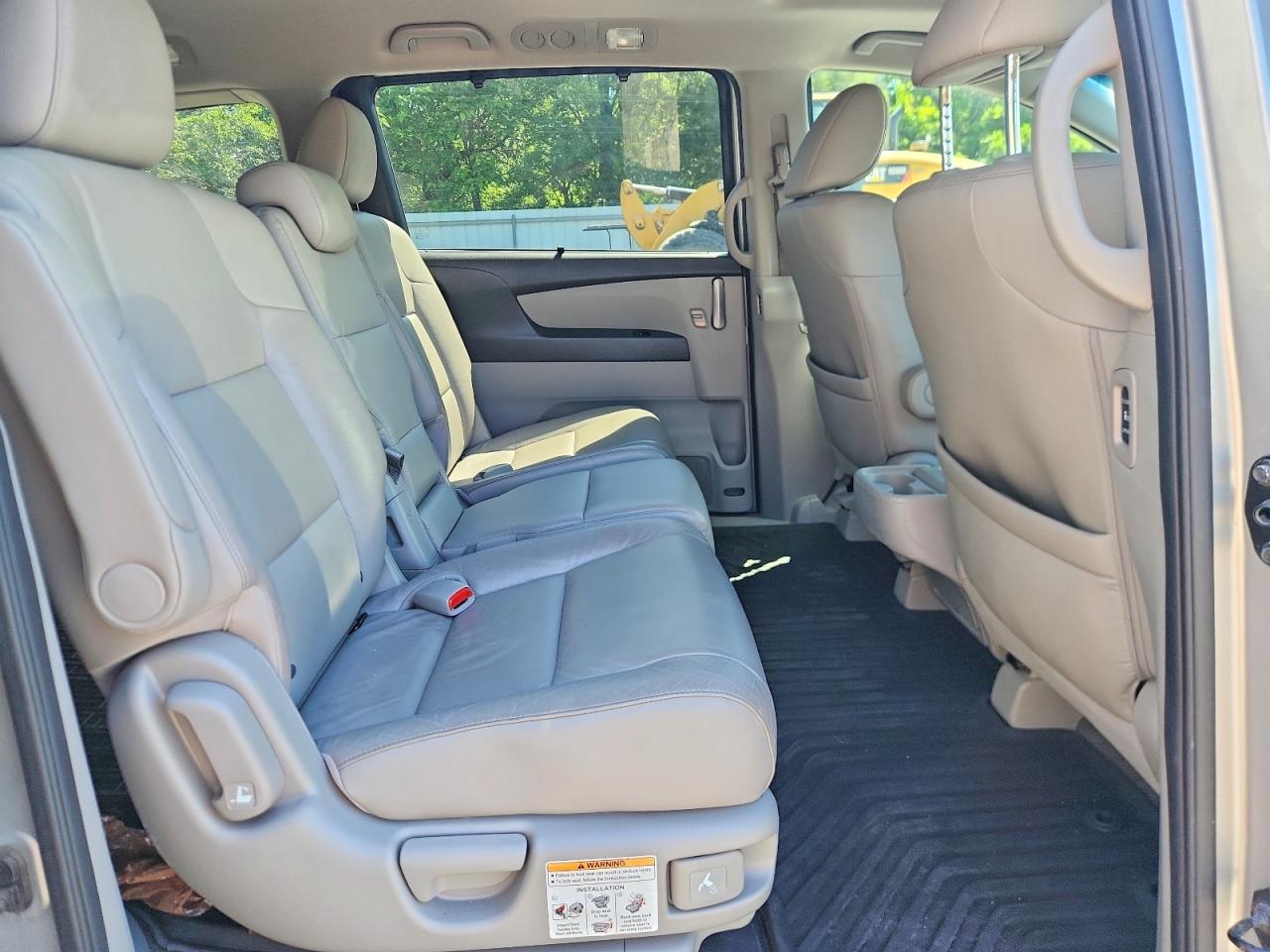 2012 Honda Odyssey Touring Silver vin: 5FNRL5H96CB083549