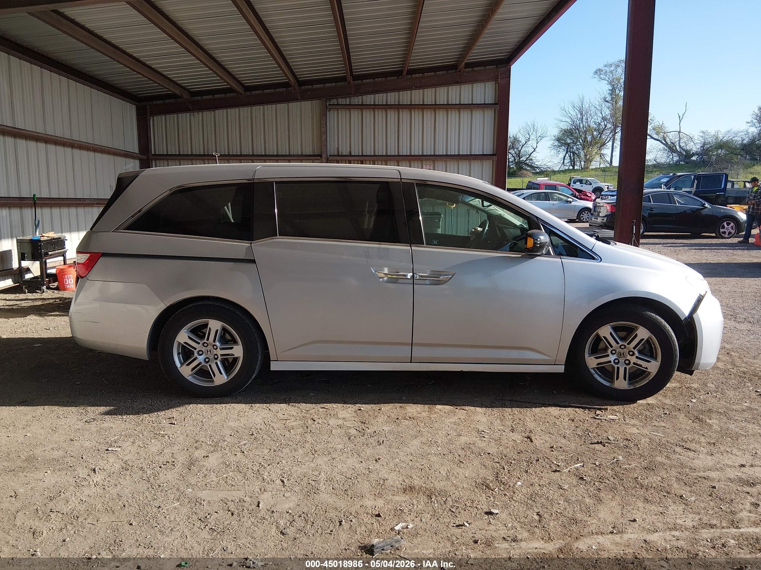 2012 Honda Odyssey Touring/touring Elite Silver vin: 5FNRL5H96CB092087