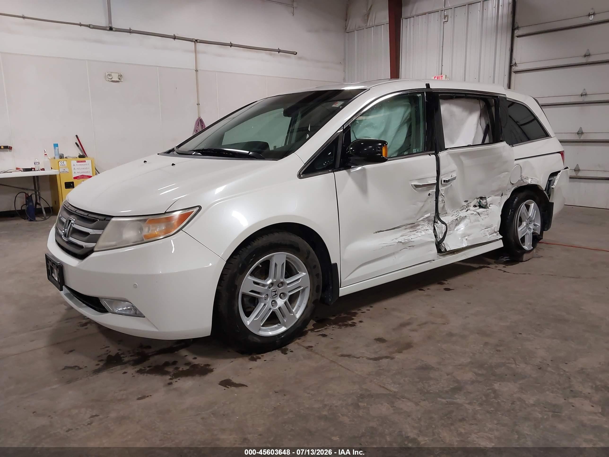 2012 Honda Odyssey Touring/touring Elite White vin: 5FNRL5H96CB139182