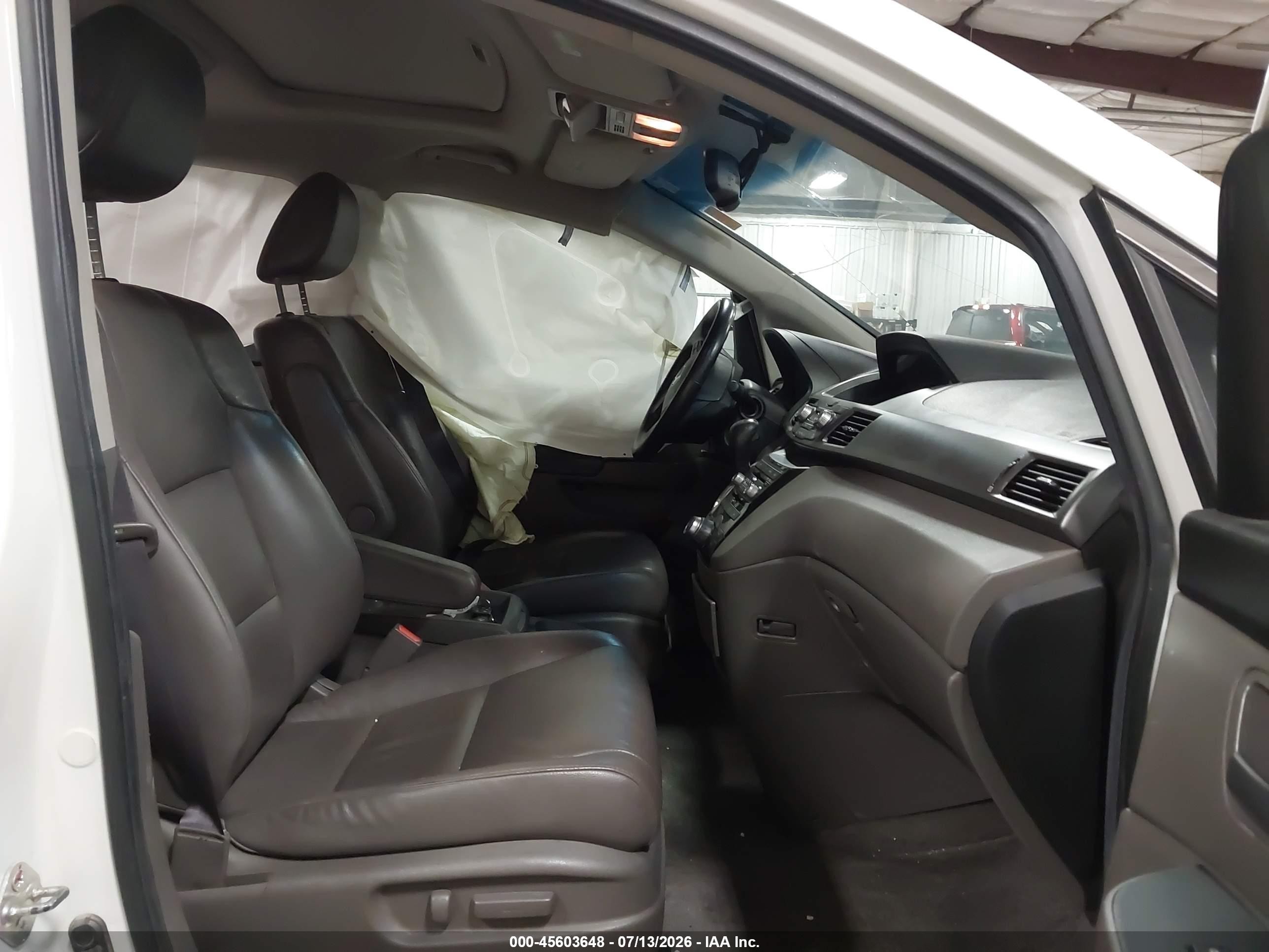 2012 Honda Odyssey Touring/touring Elite White vin: 5FNRL5H96CB139182