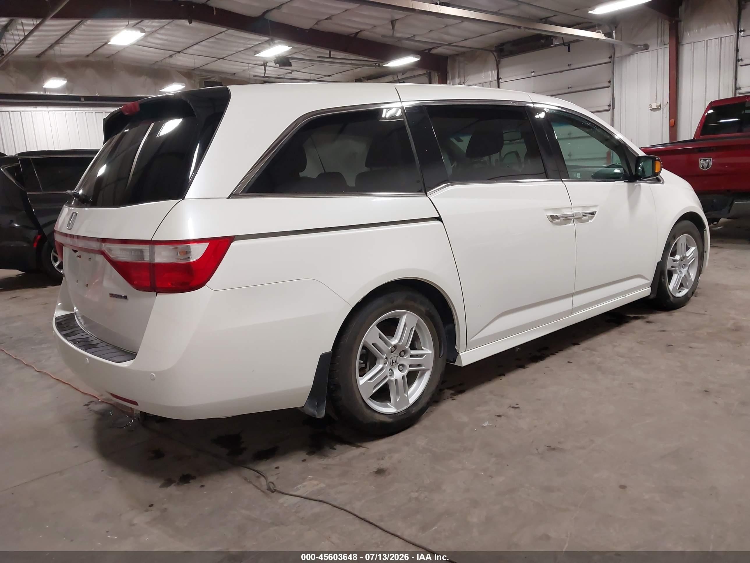 2012 Honda Odyssey Touring/touring Elite White vin: 5FNRL5H96CB139182