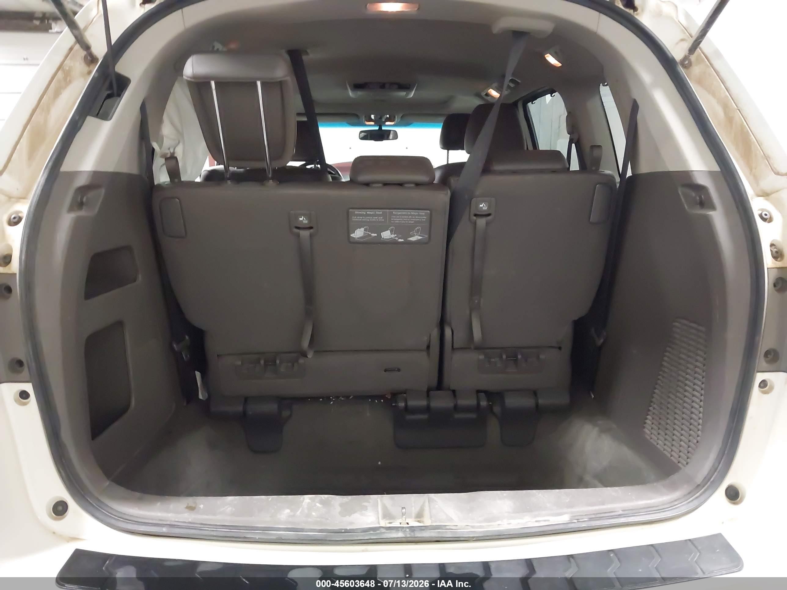 2012 Honda Odyssey Touring/touring Elite White vin: 5FNRL5H96CB139182