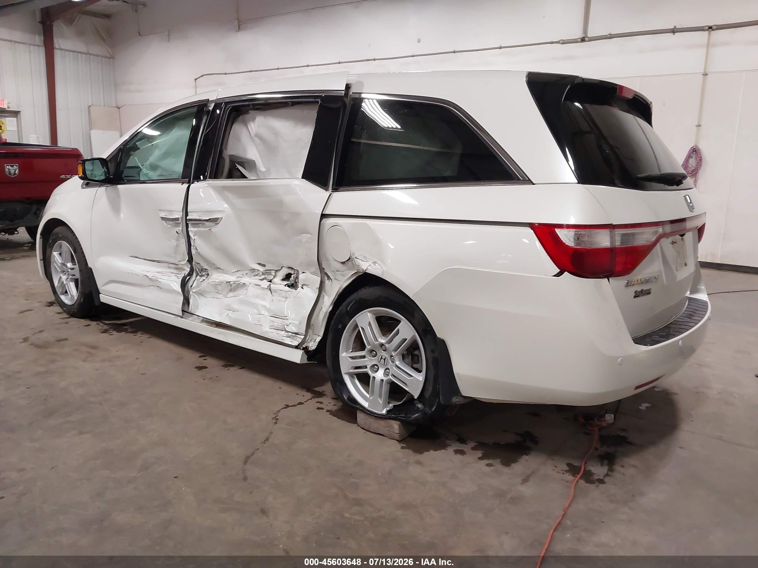 2012 Honda Odyssey Touring/touring Elite White vin: 5FNRL5H96CB139182